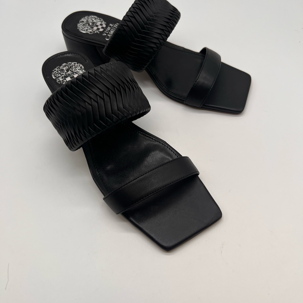 Vince Camuto Black Textured Size 7.5 Slide Sandals